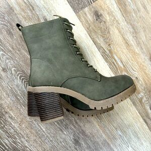Green Lace-up Boots